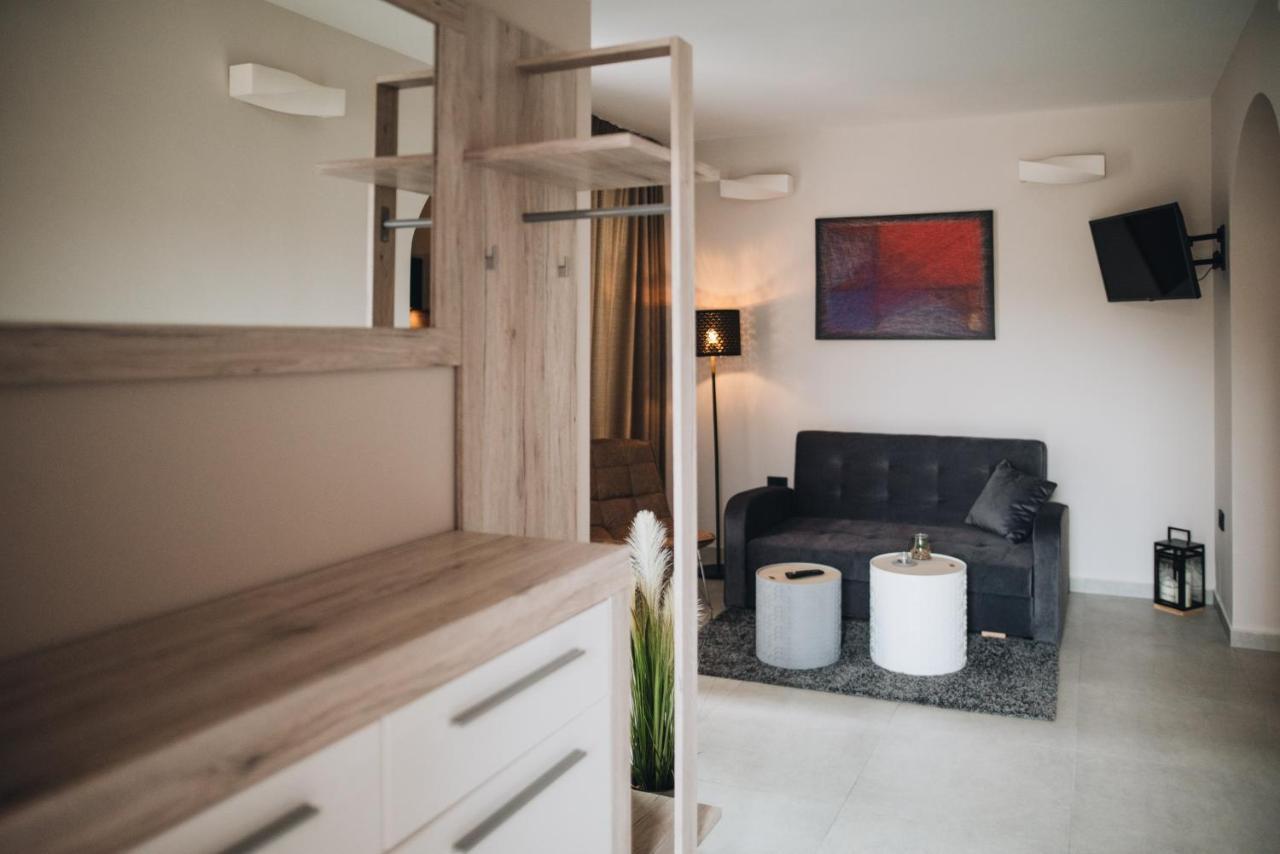 Stay In The Very Heart Of Porec - 50M To The Beach Extérieur photo
