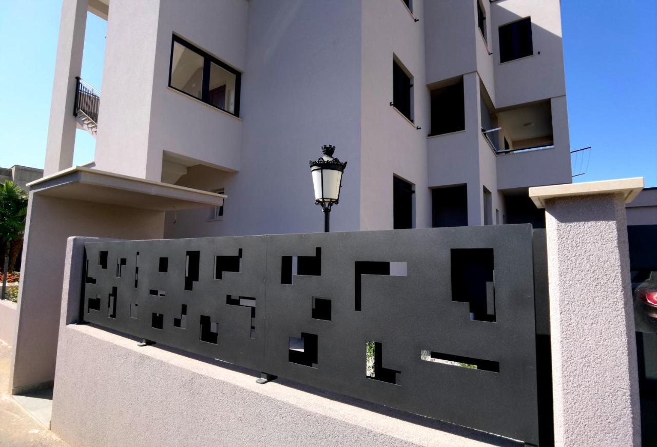 Stay In The Very Heart Of Porec - 50M To The Beach Extérieur photo