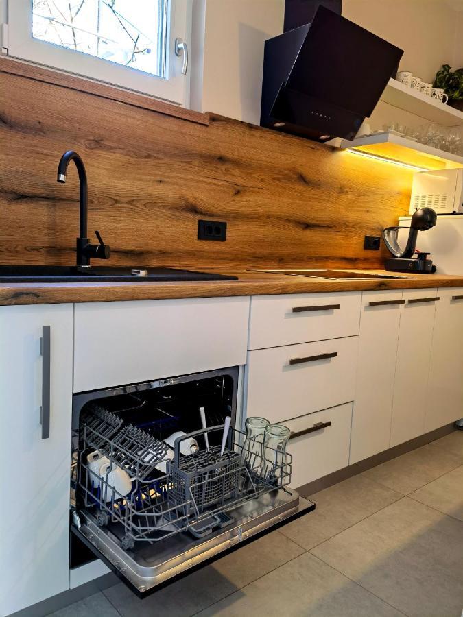 Stay In The Very Heart Of Porec - 50M To The Beach Extérieur photo