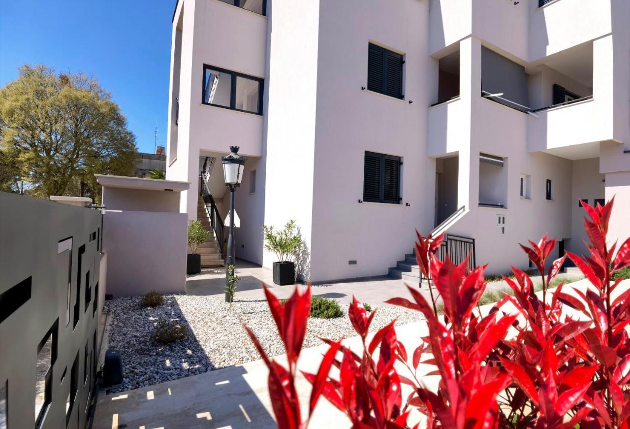 Stay In The Very Heart Of Porec - 50M To The Beach Extérieur photo