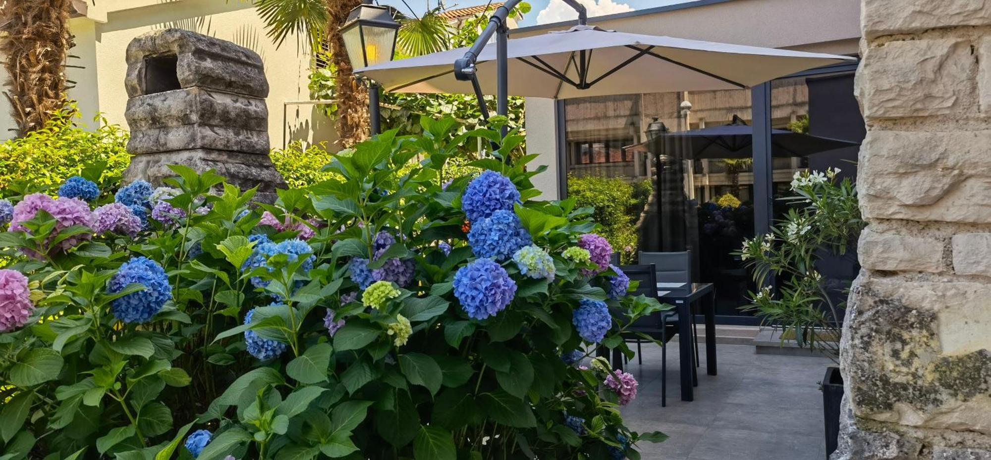 Stay In The Very Heart Of Porec - 50M To The Beach Extérieur photo