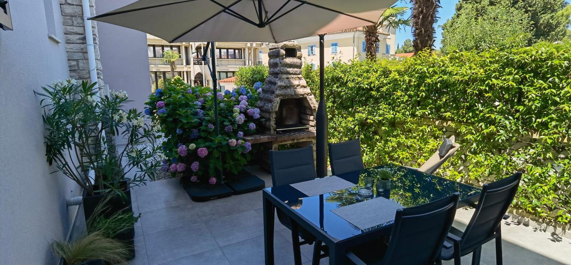 Stay In The Very Heart Of Porec - 50M To The Beach Extérieur photo
